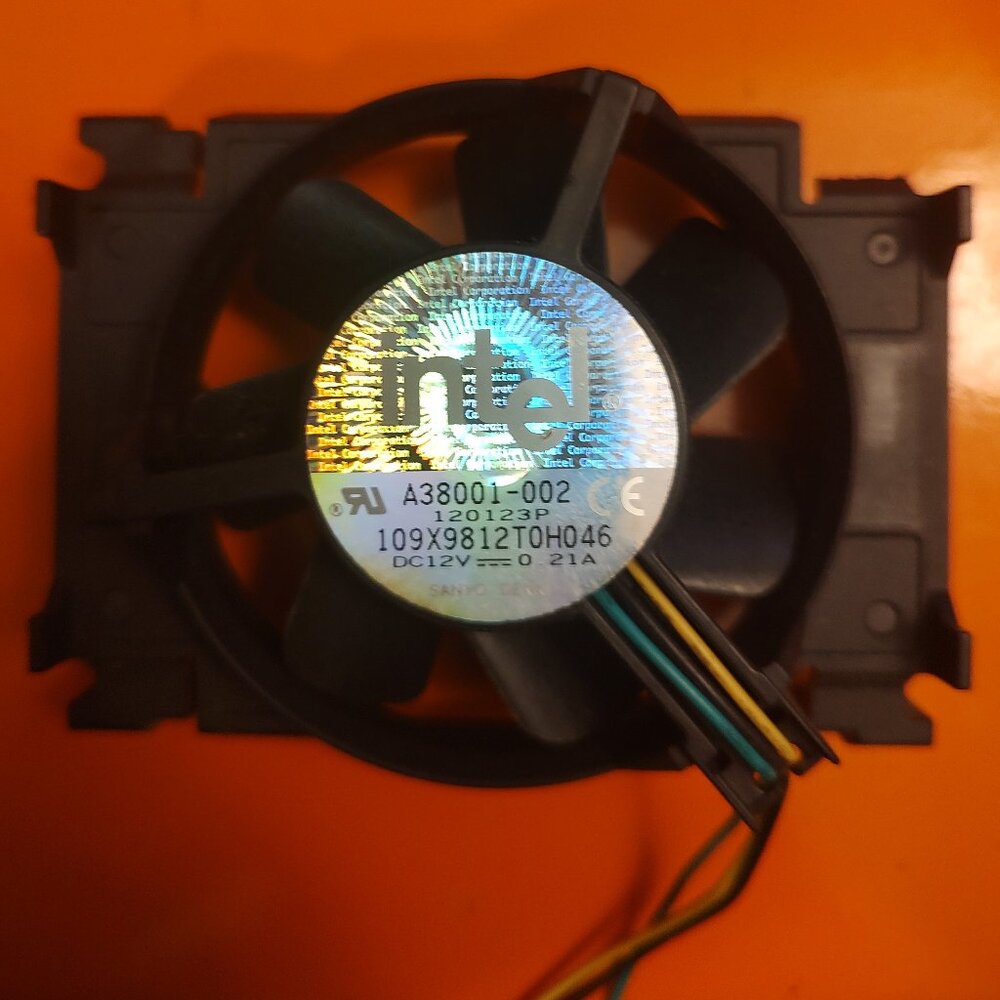 Intel a38001-002 109x9812t0h046 dc12v 0.21a, 3-wire (only fan)